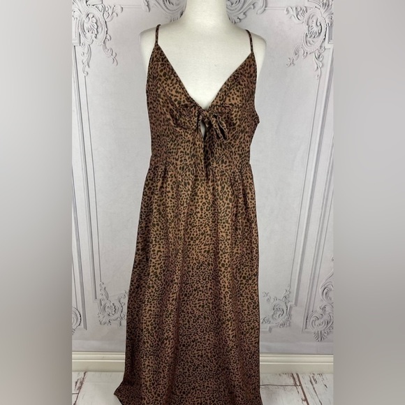 Classy Flared Hem Sleeveless Spaghetti Straps Leopard Print Long Maxi Dress - Picture 4 of 7